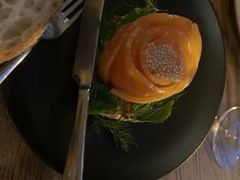 三文鱼配薄片-BOR Eatery(安福路店)