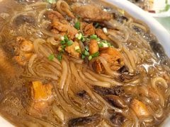 小鸡炖蘑菇-黄家饺子东北特色菜馆(湖滨商业街店)