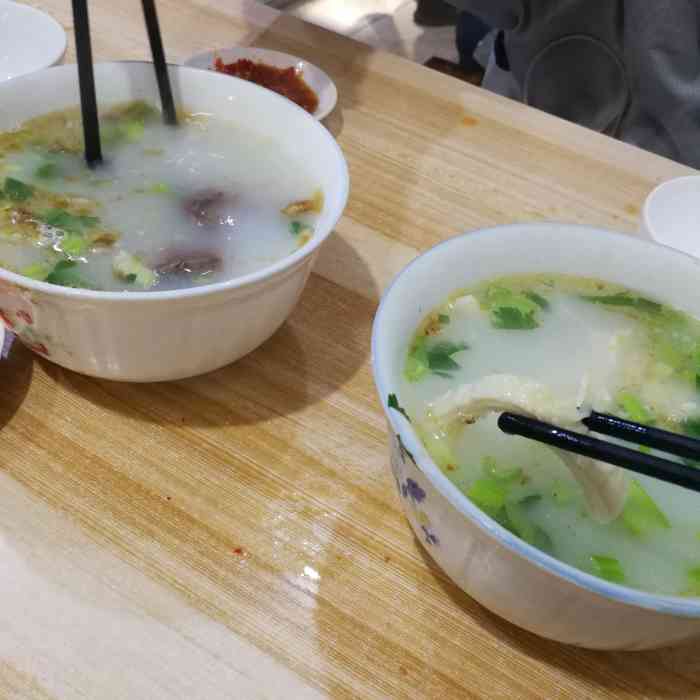 丁三哥老字号-"[薄荷]环境:在康定清真寺的对面.牌子.