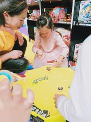 -趣玩空间蹦床乐园(临平旗舰店)