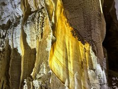 -怀托摩萤火虫洞