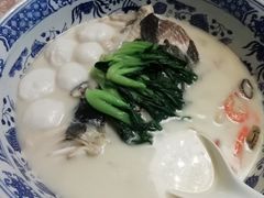 极品鱼头皇-山外山·林语花园餐厅