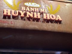 -Bánh Mì Huynh Hoa