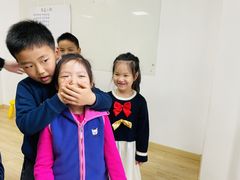 -猴有戏教育戏剧·音乐剧·主持口才·演讲朗诵辩论(环球港华师大校区)