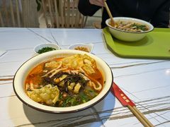 -丽丽三鲜螺蛳粉(田林路店)