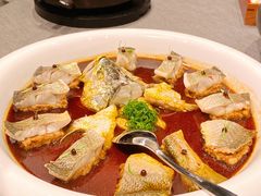 黑豚肉蒸生态黄鱼-巧庆楼·茶膳