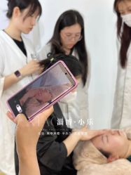点击看大图 -小乐化妆美甲半永久培训学校