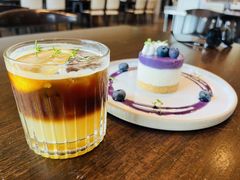 -Chom Cafe and Restaurant