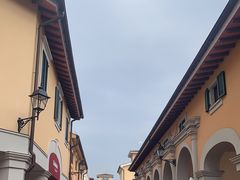 -佛罗伦萨小镇广佛名品奥特莱斯(疏港路店)