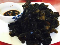 -溢心园香河肉饼总店