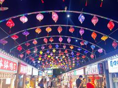 -亚龙湾亚泰商业街