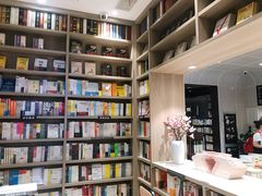-钟书阁(群光广场店)