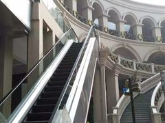 -王府井奥莱临潼小镇(临潼店)