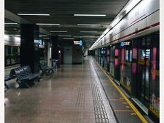 -常熟路(地铁站)