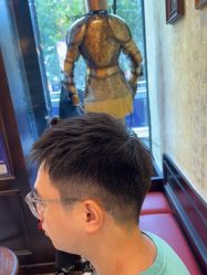 -东方先生国潮男士理发馆