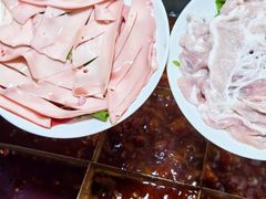 -渝嘴小老弟老火锅(华新村店)