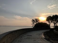 -上海滴水湖皇冠假日酒店