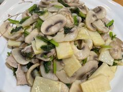 雪菜蘑菇时笋炒肉-百家鲜·杭帮菜