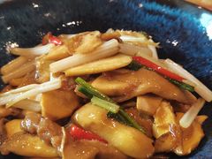 野芫荽炒牛肝菌-半山腰·云南菜(侨福芳草地店)