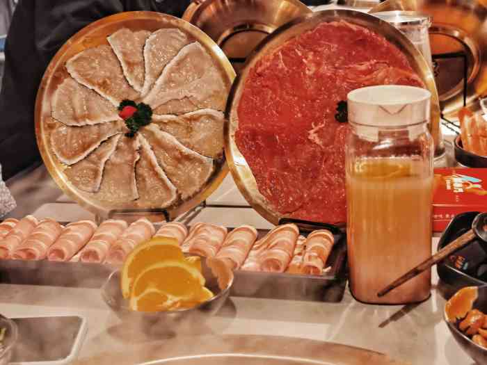 鲜乐门·鱼头火锅派(宁波首店)-"搞活动时团的,138菜品超多,2个人还吃