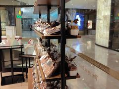 -Laderach 莱德拉(上海环贸iapm店)