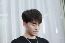 -东方先生国潮男士理发馆