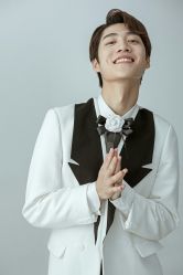 点击看大图 -挪娅婚纱摄影皇家会所