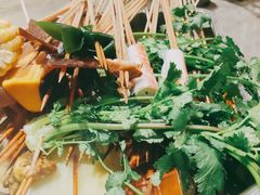-钢管厂五区小郡肝串串香(蜀都万达店)