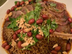 -王朝大酒店徐汇店-地面停车场