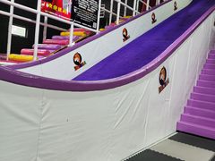 -嘿哟动霸CHUA·新潮玩运动娱乐中心·蹦床滑冰团建乐园