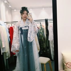 -汉仪华裳汉服馆(打浦桥店)