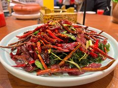 江城小黄牛干巴-老滇山寨•云南特色菜•地方菜•民族风情歌舞表演(金碧店)