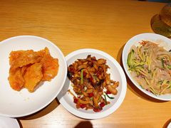 -关东小磨东北菜(上海长风大悦城店)