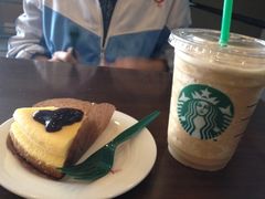 咖啡星冰乐+蓝莓芝士-星巴克臻选(济南恒隆店)