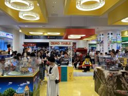 -乐高品牌旗舰店(人民广场店)
