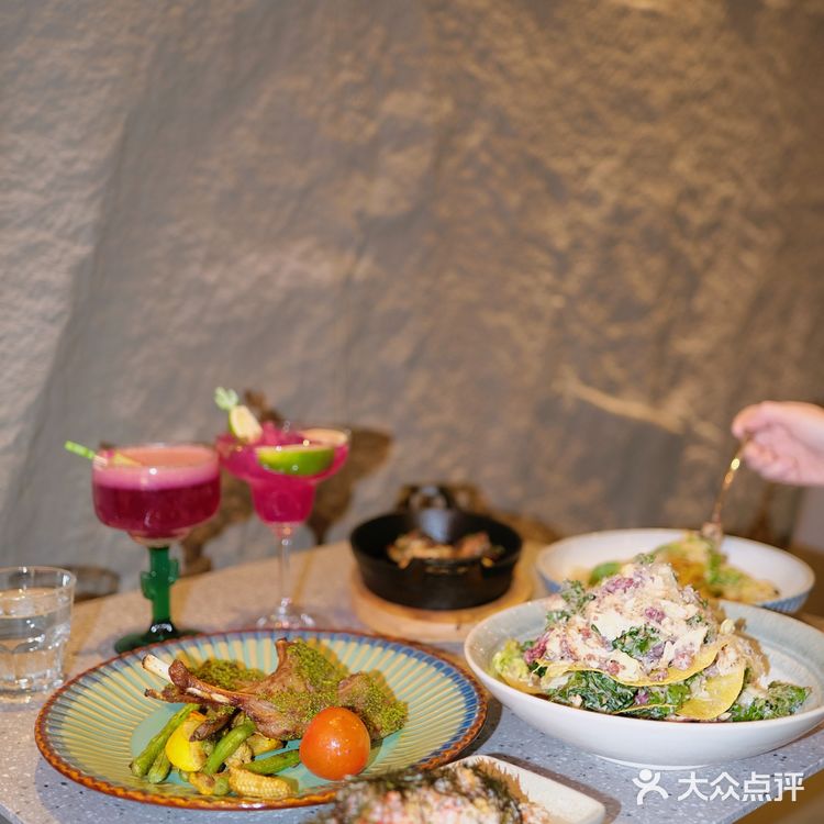 创意感的🌵仙人掌主题休闲西餐厅👅菜品也很不错哟✔️