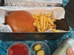 -TRIPS BURGER(大钟寺店)