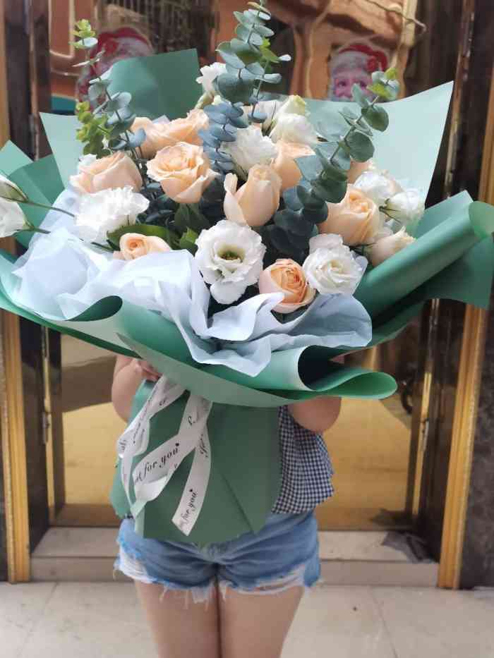 花悦flower(中华广场店)-"花挺新鲜的,拍出来效果也很好,配送小哥速..