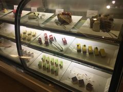 面包甜点陈列柜-喜来登酒店-盛宴标帜餐厅