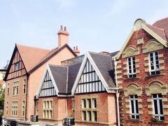 -钟书阁(松江泰晤士小镇店)