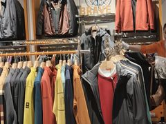 -燕莎奥特莱斯购物中心