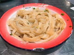 -胡须佬鸡煲四季火锅店(石厦西村直营店)