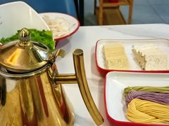 -毛辣果·贵州红酸汤牛肉火锅(西单店)