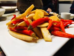 -老滇山寨•云南特色菜•地方菜•民族风情歌舞表演(金碧店)