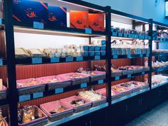 -红宝石·鲜奶小方·海派西点房(控江店)