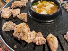 -江南猪肉商会无限续吃(弘大店)