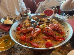 西班牙精选海鲜大虾铁板饭-BROWNSTONE布朗石西班牙餐厅(富城店)