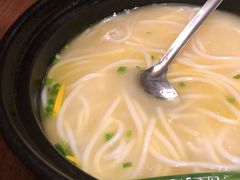 -云海肴·汽锅鸡·云南菜(天山百盛优客店)