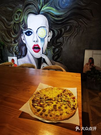 「大王披萨(张桓路店)」 店铺位置很好找，在沿街二楼