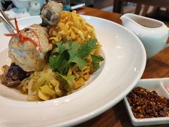 -Chom Cafe and Restaurant